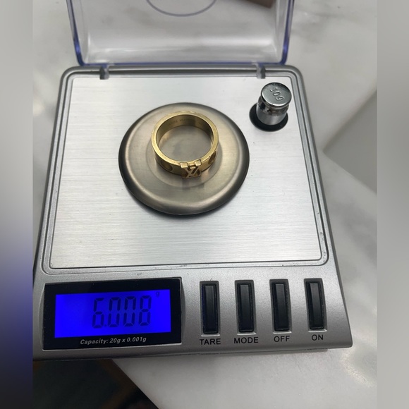 LOUIS VUITTON Berg Empreinte LV Ring 18k solid Yellow Gold sz 52 - Picture 6 of 14